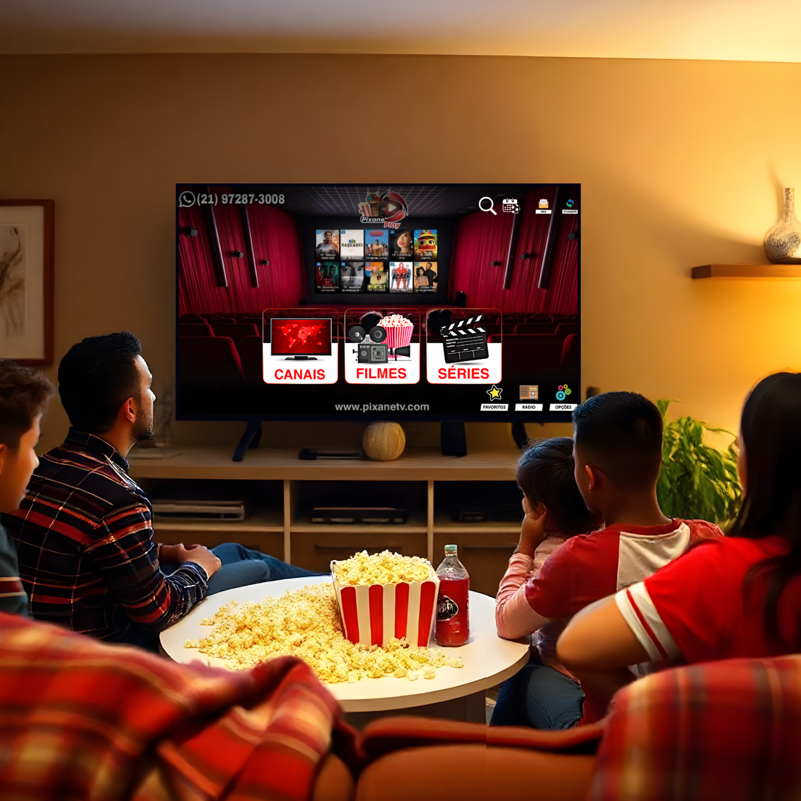 Família assistindo PixaneTv